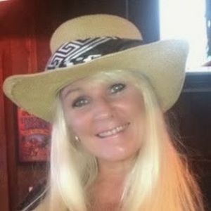 Meet your Posher, Dana